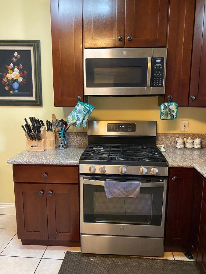 Small Private La Bedroom W Wifi - Private Fridge - Ac Near Usc - Exposition Park - Usc Memorial Coliseum - Banc Of California Bmo Stadium - Downtown Angeles Dtla - Of Southern California Usc!!! Alloggio in famiglia *