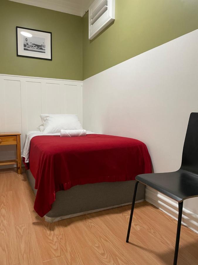 Small Private La Bedroom W Wifi - Private Fridge - Ac Near Usc - Exposition Park - Usc Memorial Coliseum - Banc Of California Bmo Stadium - Downtown Angeles Dtla - Of Southern California Usc!!! Alloggio in famiglia *