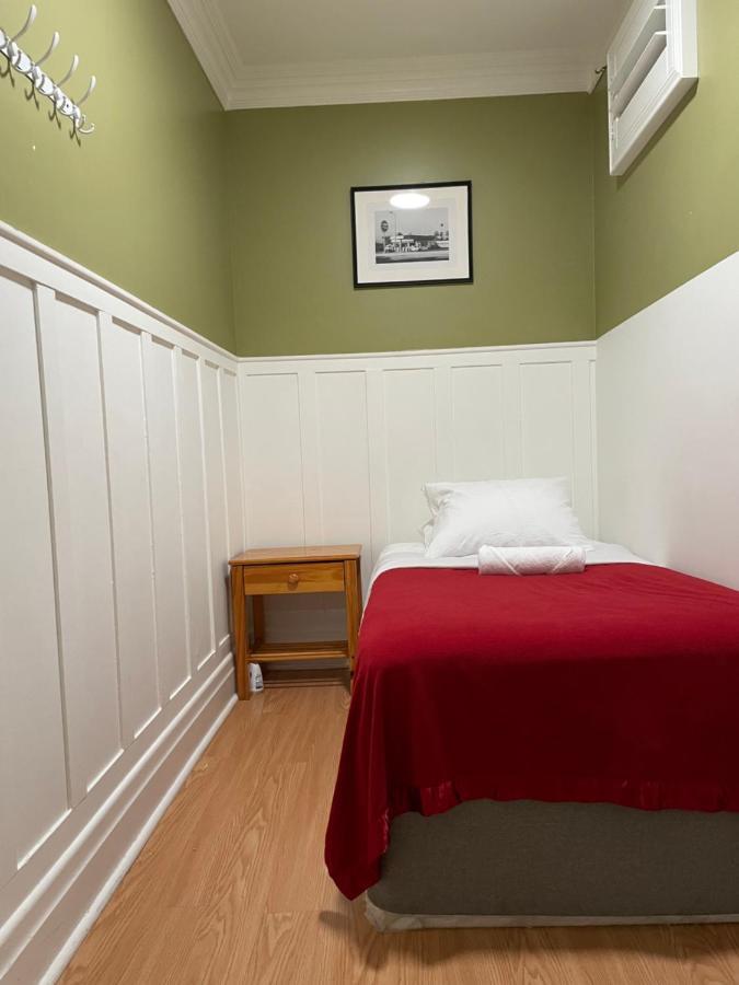Small Private La Bedroom W Wifi - Private Fridge - Ac Near Usc - Exposition Park - Usc Memorial Coliseum - Banc Of California Bmo Stadium - Downtown Angeles Dtla - Of Southern California Usc!!! Alloggio in famiglia *