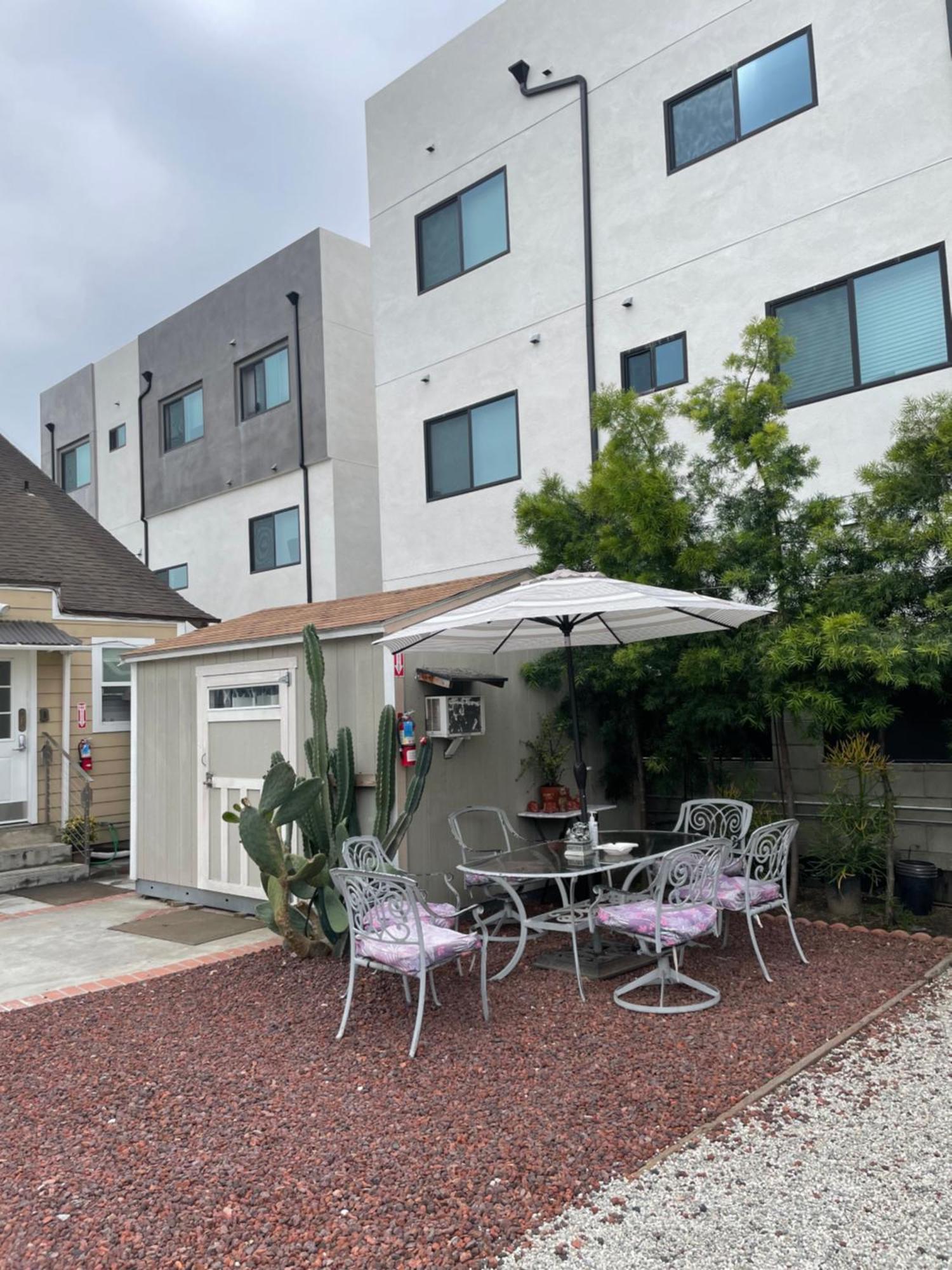 Small Private La Bedroom W Wifi - Private Fridge - Ac Near Usc - Exposition Park - Usc Memorial Coliseum - Banc Of California Bmo Stadium - Downtown Angeles Dtla - Of Southern California Usc!!! Alloggio in famiglia